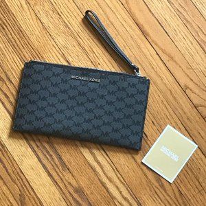 Michael Kors Wristlet